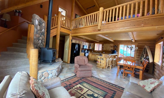Divide Cabin | Cozy-Get-Away- Cabin