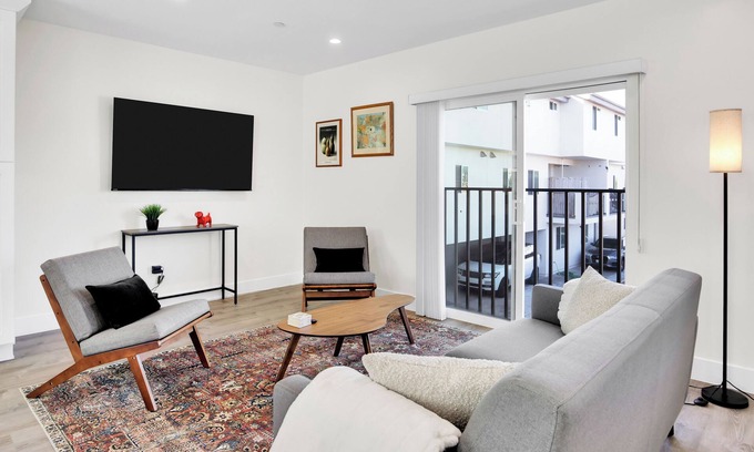 Hawthorne Apartment | Cozy Getaway in Hawthorne: Explore LA with Ease!