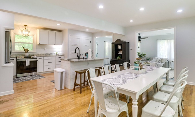 Afton Cottage | Cozy Getaway | Near Veritas & Blue Ridge Tunnel | Modern Comforts