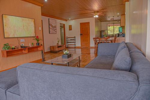 Luzon Apartment | Cozy Guest House 2nd flr