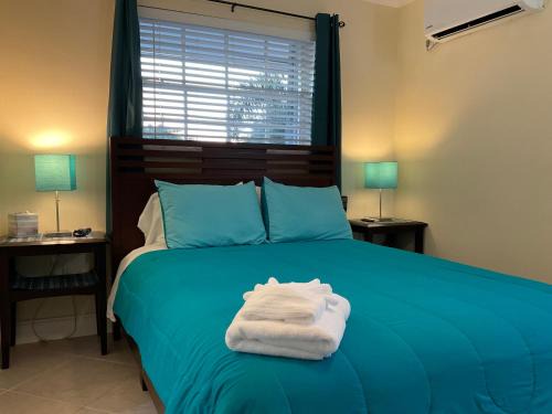 Pompano Beach House | Cozy Guest Room