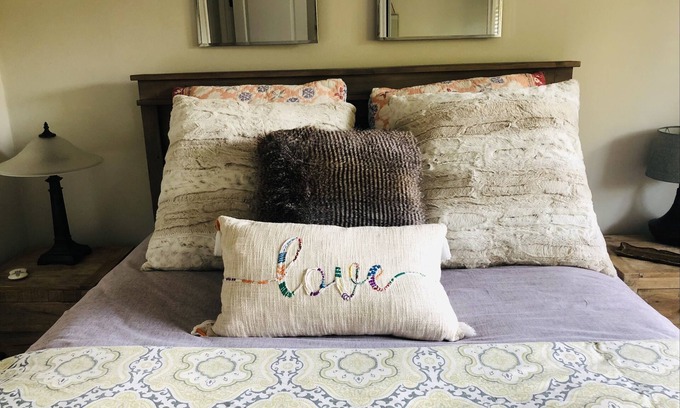 South Redondo House | Cozy Guest Suite one block from the beach