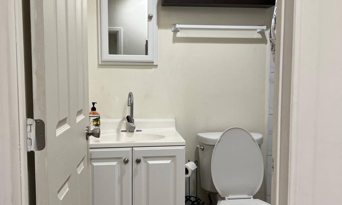 Hawthorne House | COZY GUESTHOUSE NEAR LAX AIRPORT AND THE BEAUTIFUL BEACHES