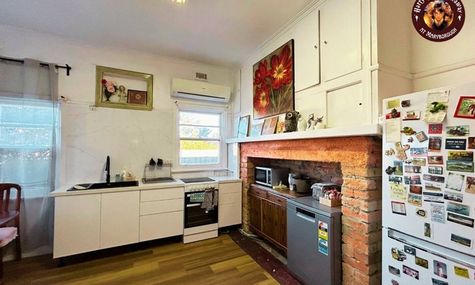 Maryborough Cottage | Cozy Harry Potter Home in Maryborough, Victoria, Central, Spacious, Magical Stay