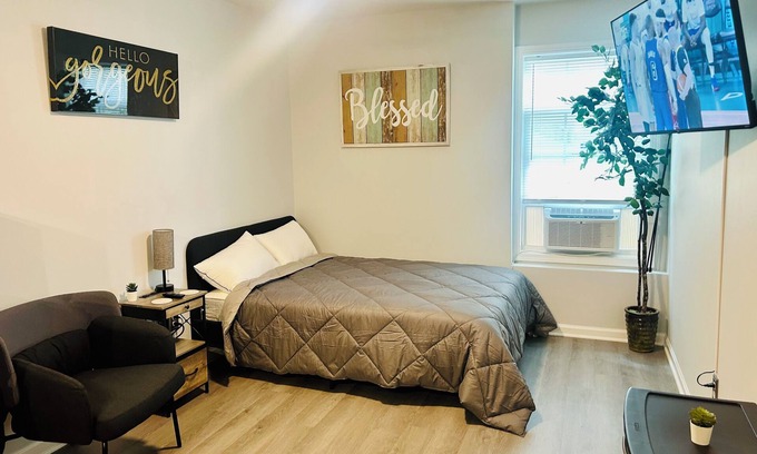 Cliftondale Apartment | Cozy Hideaway Studio 12 minutes from ATL airport for your quick Getaway or more!