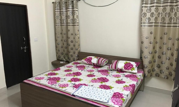 Bhopal Apartment | Cozy holiday home at Shahpura Lake