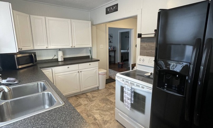 Fayetteville House | Cozy home 1 mile from New River Gorge Bridge