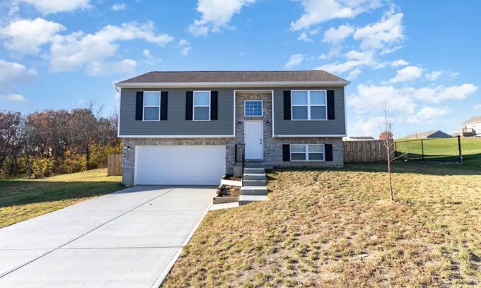 Independence House | Cozy Home away From Home 4bd,2 1/2 bath