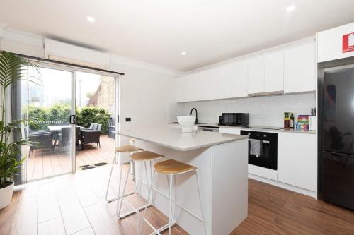 Woolloomooloo Apartment | Cozy Home for 8 people