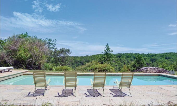 Pons House | Cozy Home In Carnac-Rouffiac