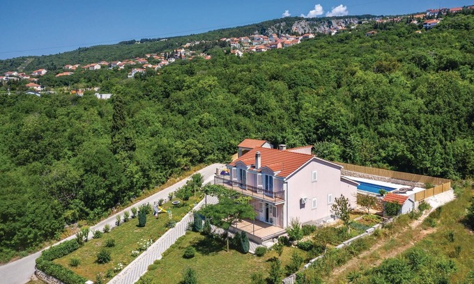 Imotski House | Cozy home in Glavina Donja with kitchen