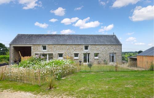 La Pernelle House | Cozy Home In La Pernelle With Wifi