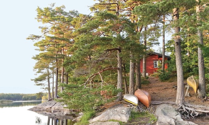 Vassbo House | Cozy home in Lilla Edet with kitchen