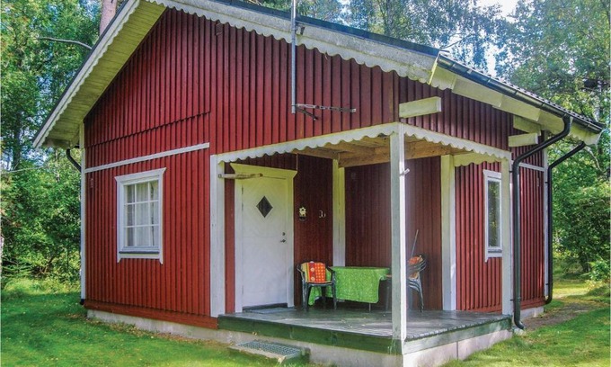 Angelholm Municipality House | Cozy Home In Munka-Ljungby With Kitchen