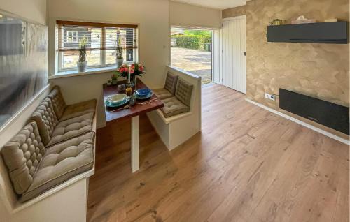 Krakeel House | Cozy Home In Noordscheschut With Wifi