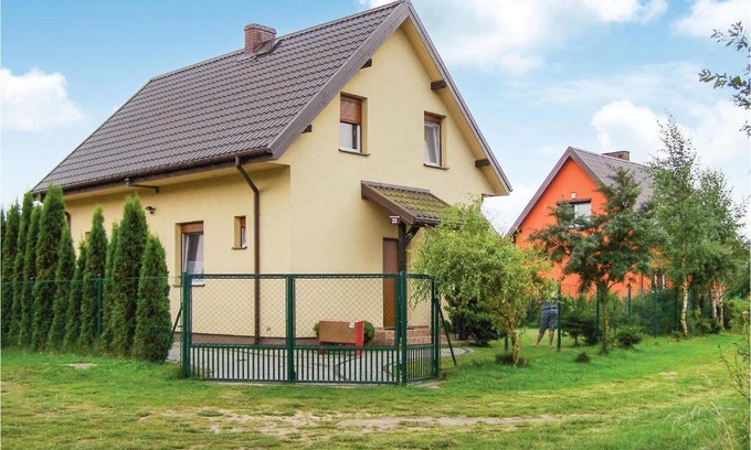 Nowecin House | Cozy Home In Nowecin With Kitchen