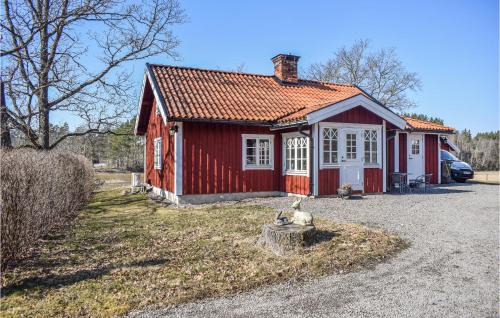 Soderkoping House | Cozy Home In Söderköping With Kitchen