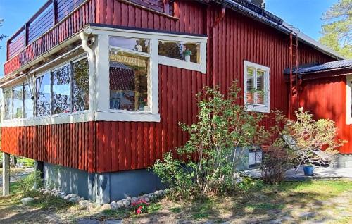 Vindeln Municipality House | Cozy Home In Storsävarträsk With Sauna
