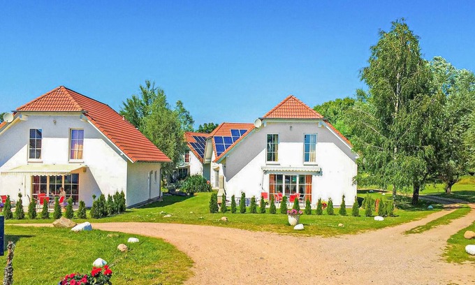 Verchen House | Cozy home in Verchen with WiFi