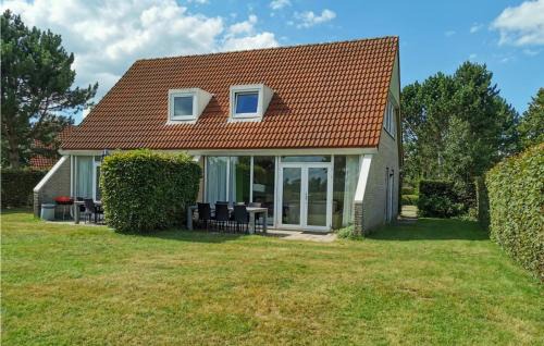 Vlagtwedde House | Cozy Home In Vlagtwedde With Lake View