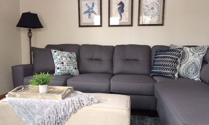 Urbandale House | Cozy Home is the Heart of Des Moines