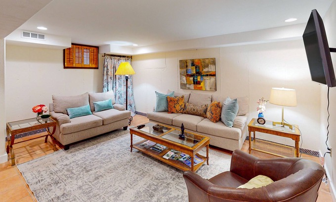 Stevenson Apartment | Cozy home near downtown Stevenson with patio, streaming, heater, & free WiFi