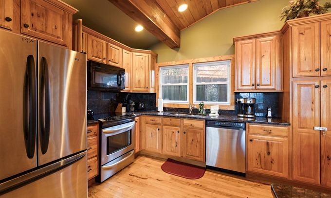 Blowing Rock House | Cozy Home on App Ski Mountain