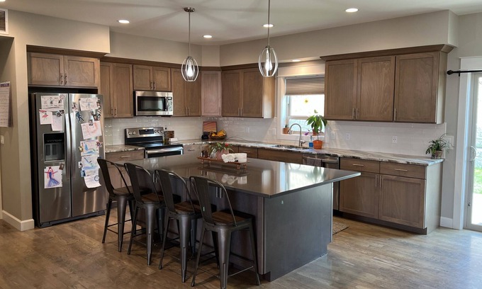 East Wenatchee House | Cozy home overlooking Columbia River & Enchantments Mtn Range!