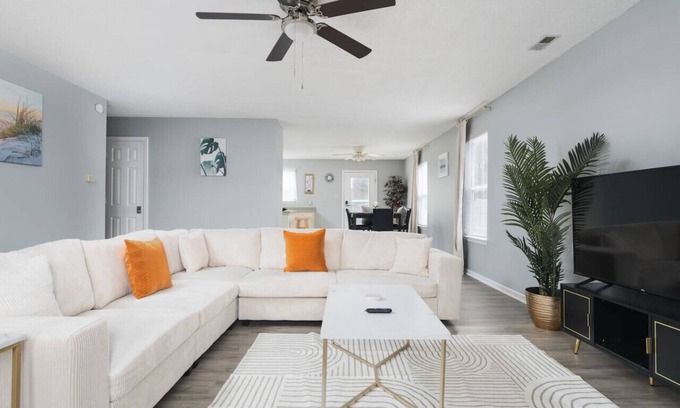 Plainfield House | Cozy Home Plainfield Indy