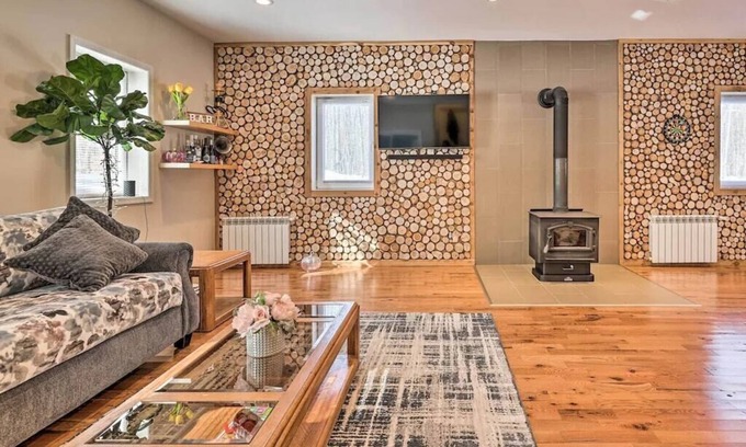Long Pond Cabin | Cozy Home w/Game room Poconos! camelback Kalahari