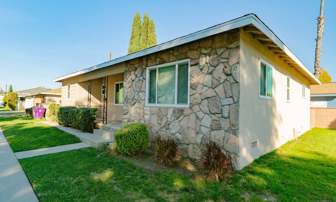 North Long Beach House | Cozy Home Walking Distance to Hospital and Minutes From Mall Shopping Center!