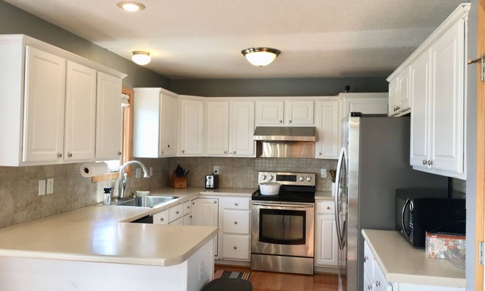 Urbandale House | Cozy home with 4 bedroom in Urbandale