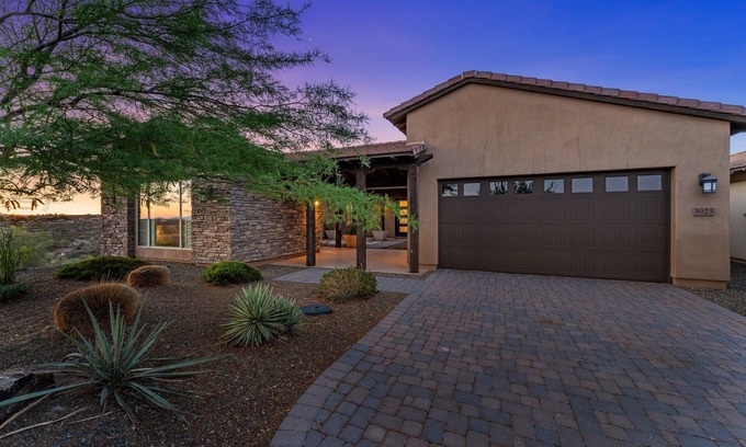 Congress House | Cozy home with beautiful sunset view in charming Wickenburg golf community