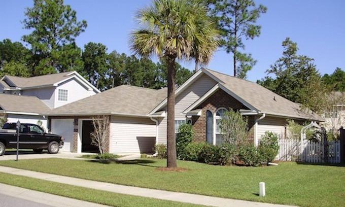 Summerville House | Cozy home with pet safe garden and great location for exploring