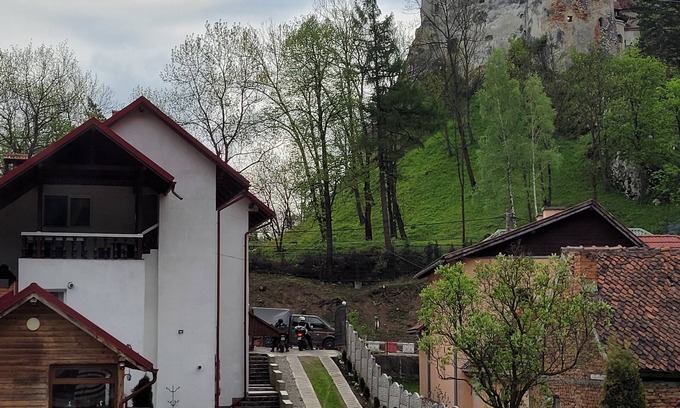 Bran House | Cozy house, 5 minutes from Bran Castle.nn THE PRICE IS PER ROOM, PER NIGHT