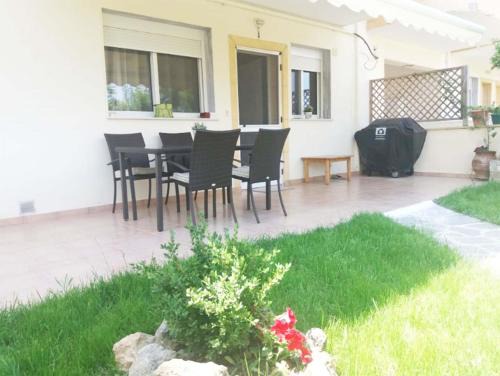 Kallithea House | Cozy House in Kallithea with Garden