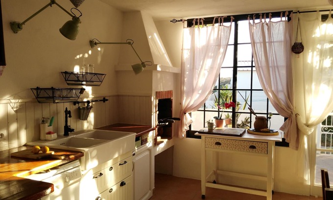 Olhao House | Cozy house near the beach with terrace. Consult offers. Armona Island