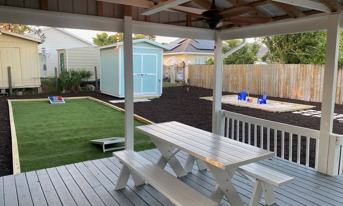 Riviera Beach House | Cozy House, Walk to Beach 🏖️ Large Deck w/Corn Hole & Sandbox 🪣 Pet Friendly🐶