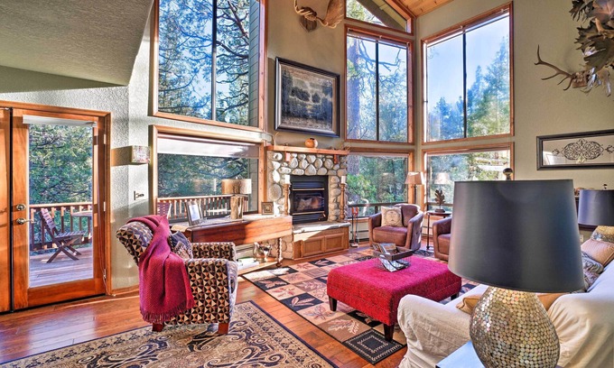 Idyllwild Cabin | Cozy Idyllwild Cabin w/Decks - Steps from Hiking!