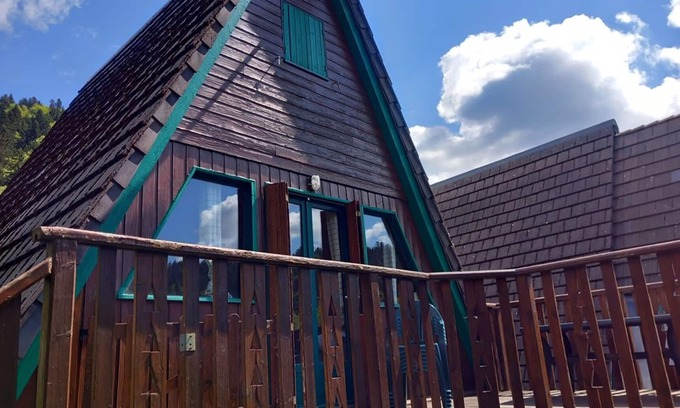 Laveissiere Ski Chalet | Cozy individual chalet near ski slopes