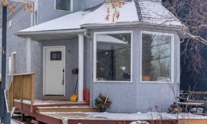 Richmond Apartment | Cozy king and queen apartment near inner Calgary