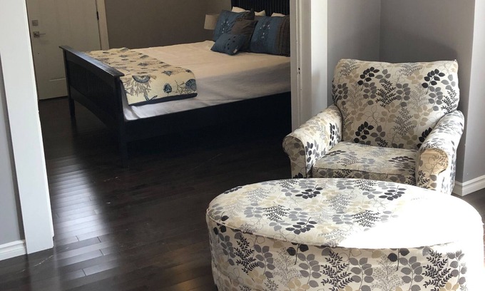 Sarnia Apartment | Cozy King Suite in the Heart of Sarnia
