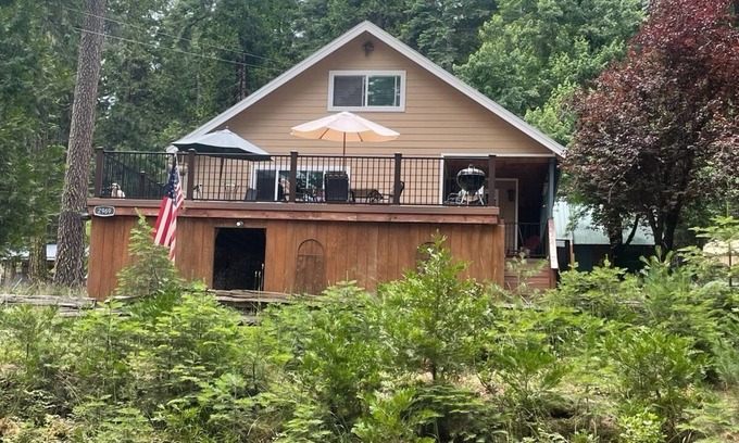 Prattville Cabin | Cozy Lake Almanor Getaway