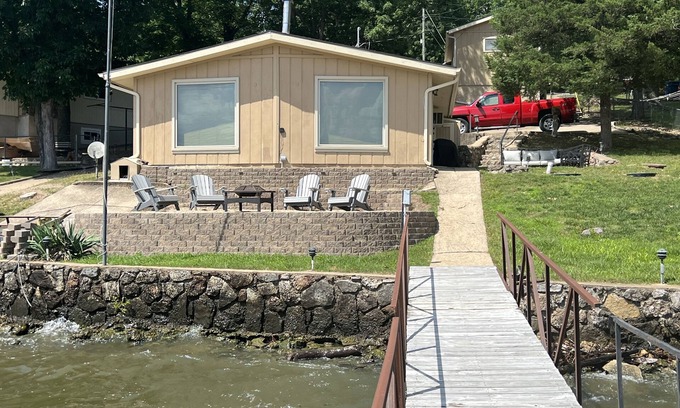 Gravois Mills House | Cozy Lake Cabin With Beautiful View!