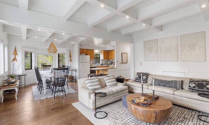 Cedar Flat House | Cozy Lake Home with Beautiful View within 1 mile of a public beach