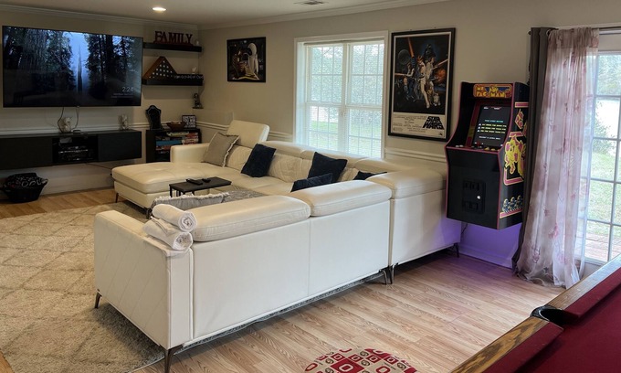 Conyers House | Cozy Lake House near Atlanta sits on Private Lake