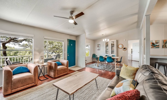 Lago Vista Cottage | Cozy Lakeside Cottage w/Lake Access