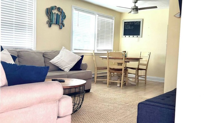 Ship Bottom Apartment | Cozy LBI 1-bedroom apartment in charming Ship Bottom only 8 houses to the beach!