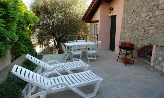 Diano San Pietro Villa | Cozy ligurian house, 3 bedroom, seaview