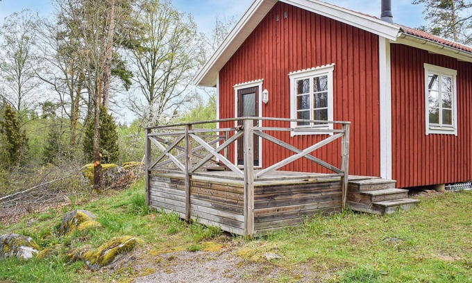 Morlunda House | Cozy little cottage with fantastic lake view.